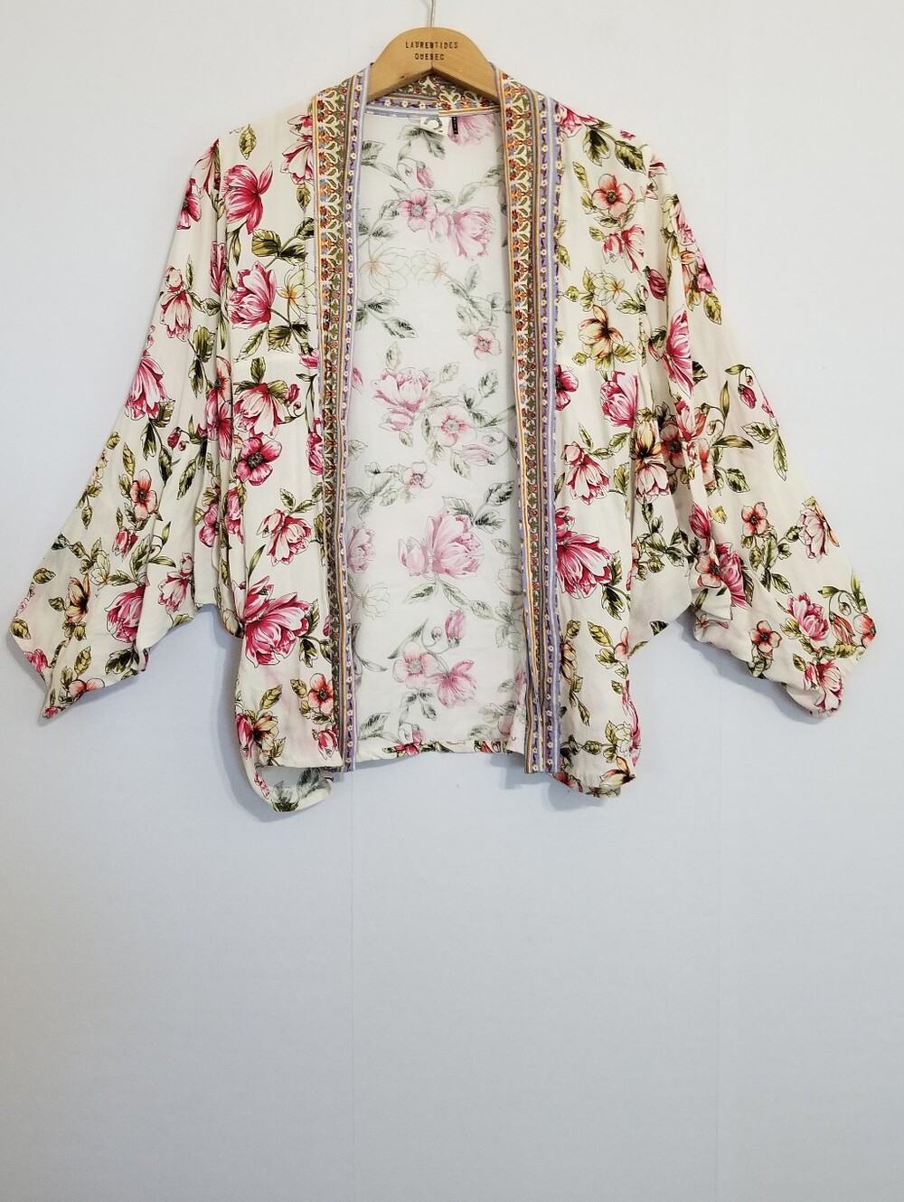 Anthropologie Akemi & Kin Floral Open Kimono Blouse Top Size One Size OS